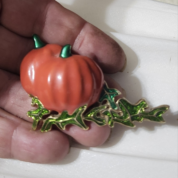 Vtg Heavy Enamel Pumpkin Autumn Fall Pin Brooch - Picture 2 of 3